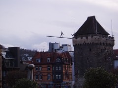 ���E�͍L���A�����Đl�͋�����������B